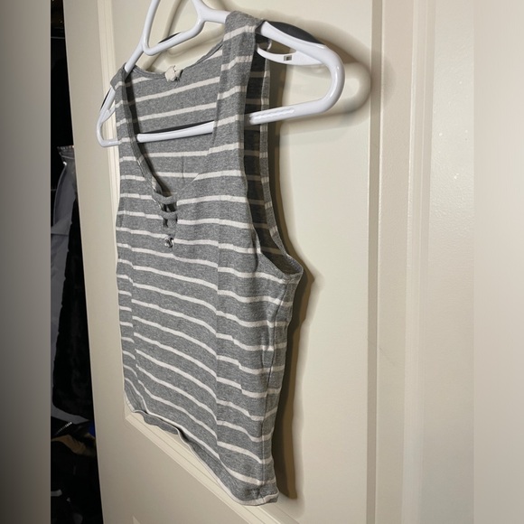 Grey garage crop top - Picture 3 of 3